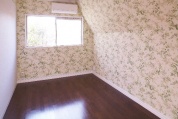 4号室80,000円のお部屋（画像にはありませんがベッドとカーテンついています。）
